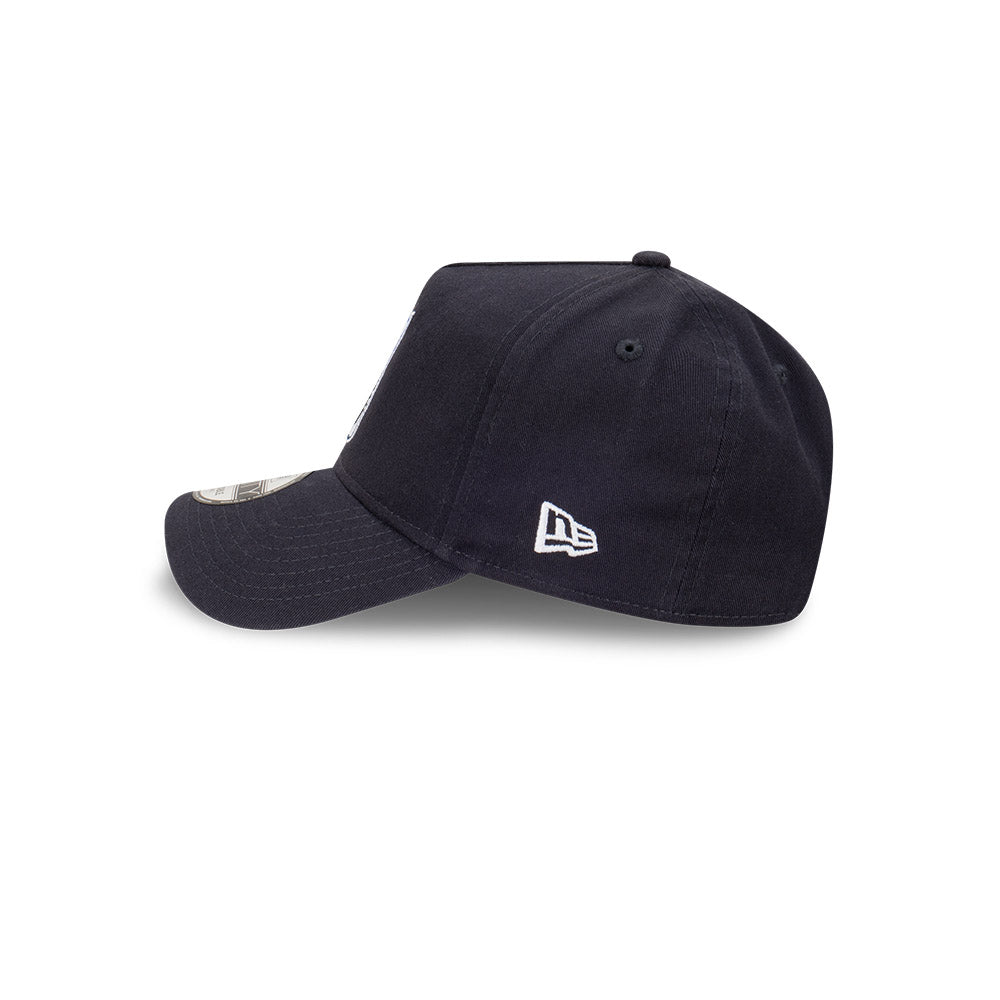 Carlton Blues Hat - Navy Retro 9Forty A-Frame AFL Snapback Cap - New Era